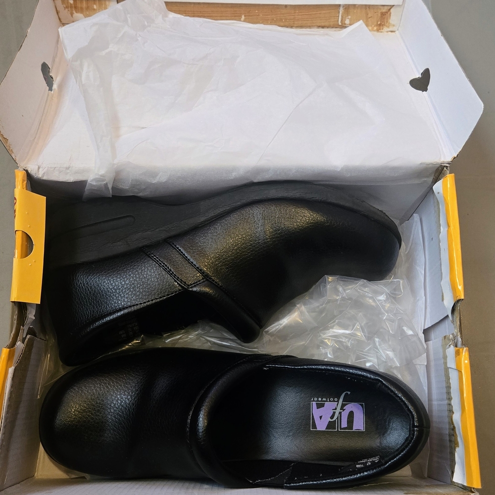 Uniform Advantage Yellow and Pink Shoe Box